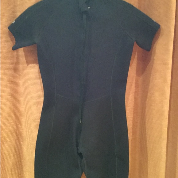 NeoSport wetsuit. Size 10.  2MM. - Picture 3 of 4